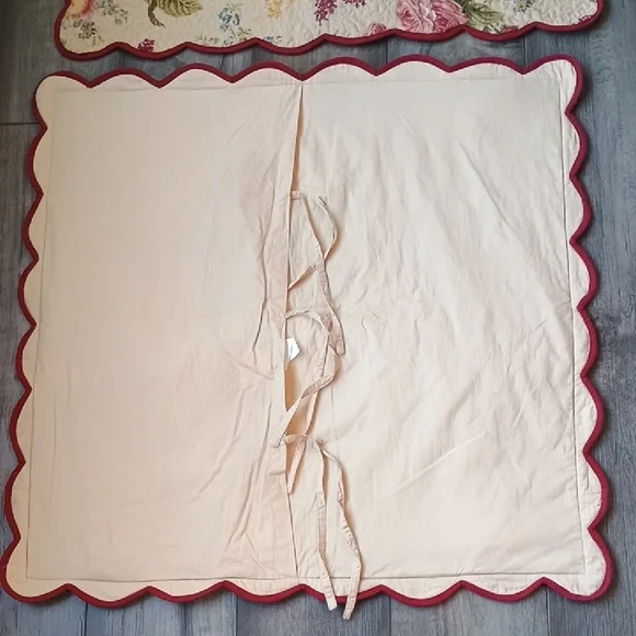 Floral Scalloped Pillow Shams - Picture 2 of 6